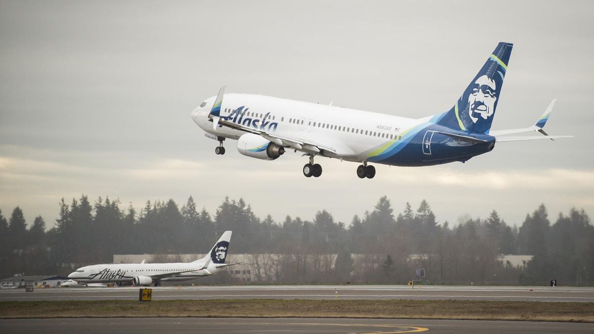 Plane Loses Cabin Pressure, Returns Safely To PDX - OPB