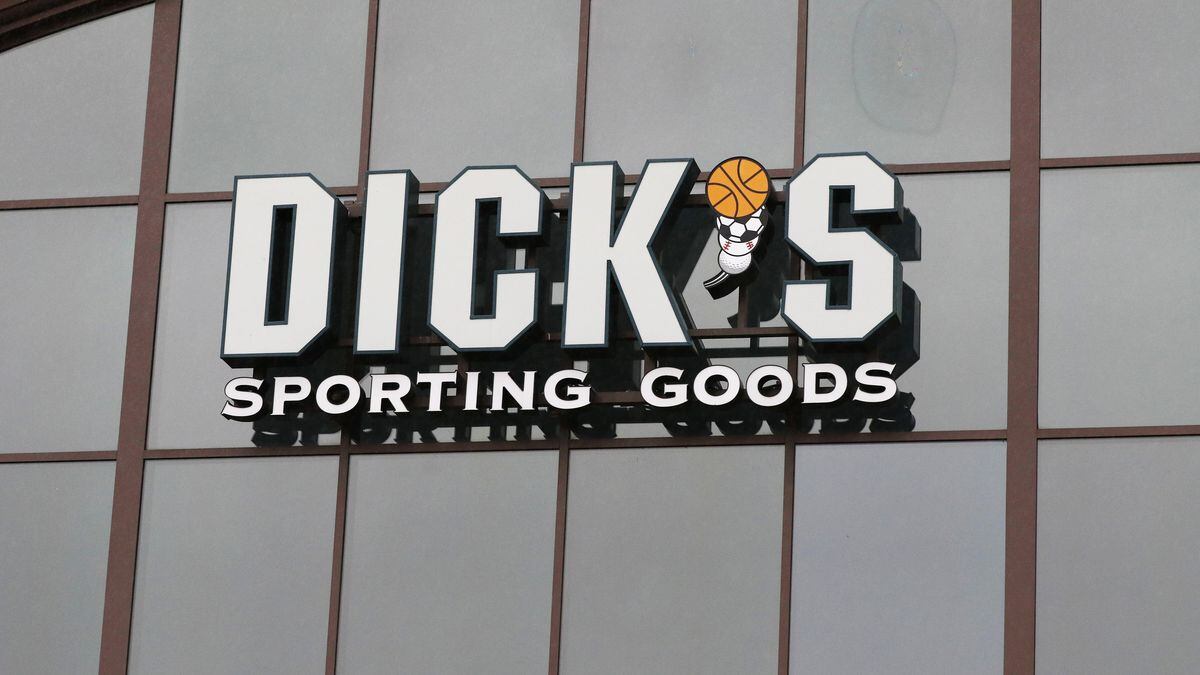 Dicks Sporting Goods Settles Lawsuit Over Gun Sale Age Restrictions Opb 