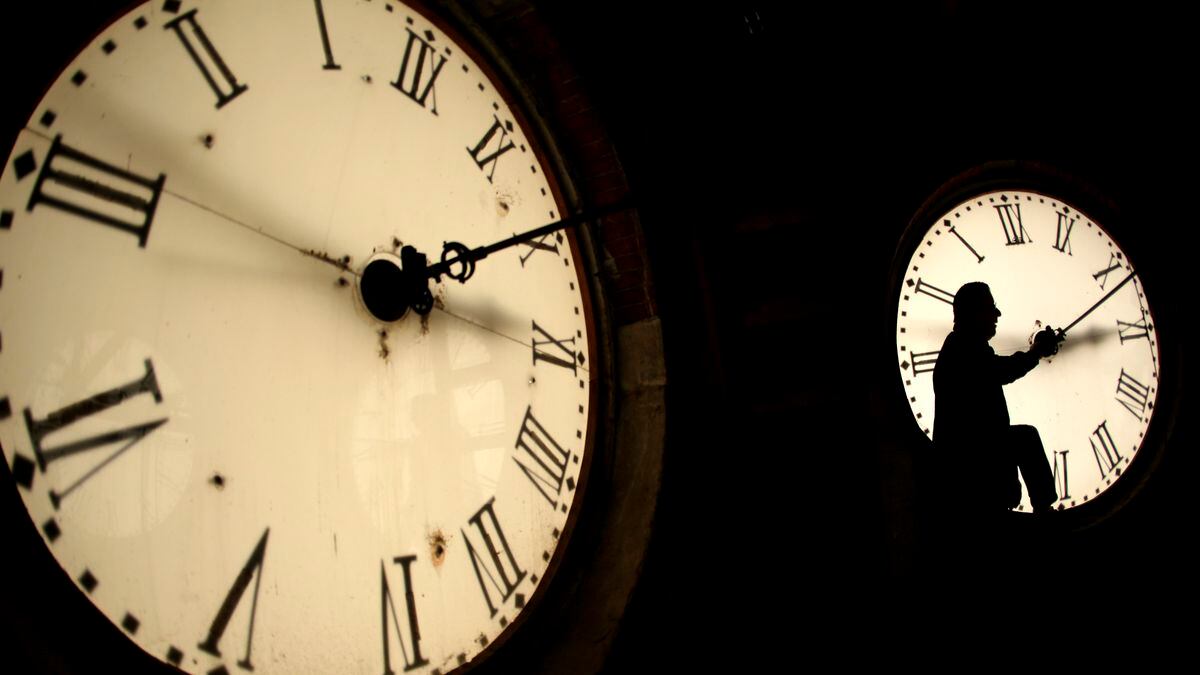 FAQs: How Does Daylight Savings work? Do We Gain or Lose and Hour?