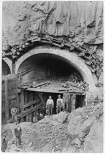 Tunnel at Oxbow dam under construction.
