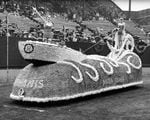 The Kiwanis float at the 1953 Portland Rose Festival.