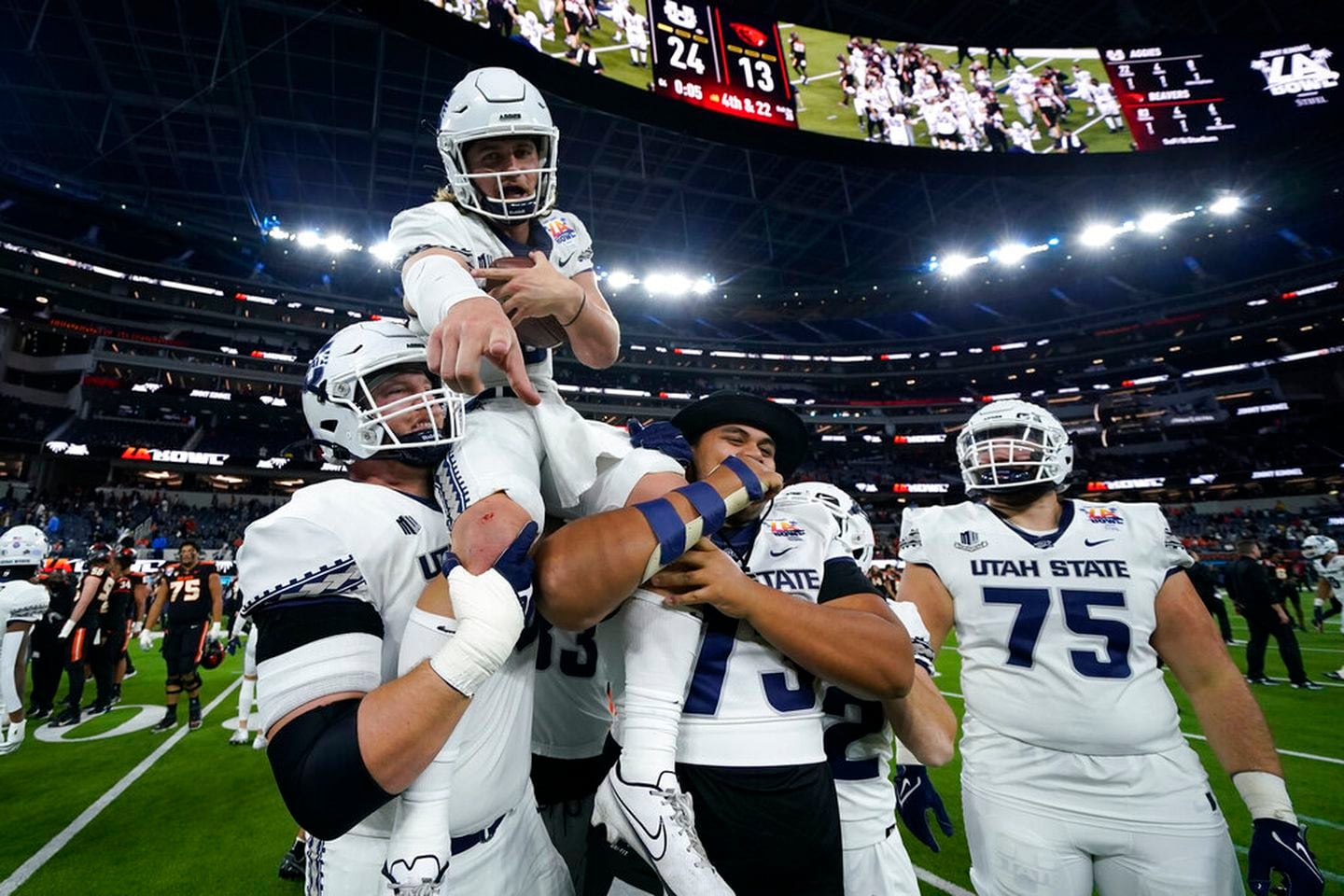 Former Utah QB Throws First Touchdown Pass Of NFL Season