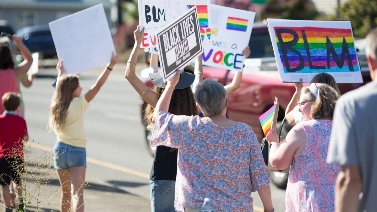 Newberg students on school board ban of BLM and pride flags - OPB