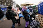 Women, children and the elderly make up almost the entire wave of refugees entering into Romania. At the Siret border crossing, more than 80,000 refugees have arrived in the first 2 weeks of the crisis.