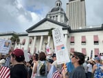  Tallahassee, Fla.: People gather on the grounds of Florida’s old capitol.