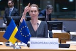 Trump intenta apagar la radio europea. La UE arrojó una línea de vida