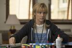 A scene from "Lady Dynamite": art therapy in the psych ward.