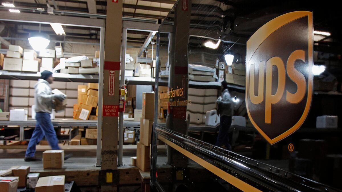 Shipping giant UPS to cut more than 300 jobs in North Portland
