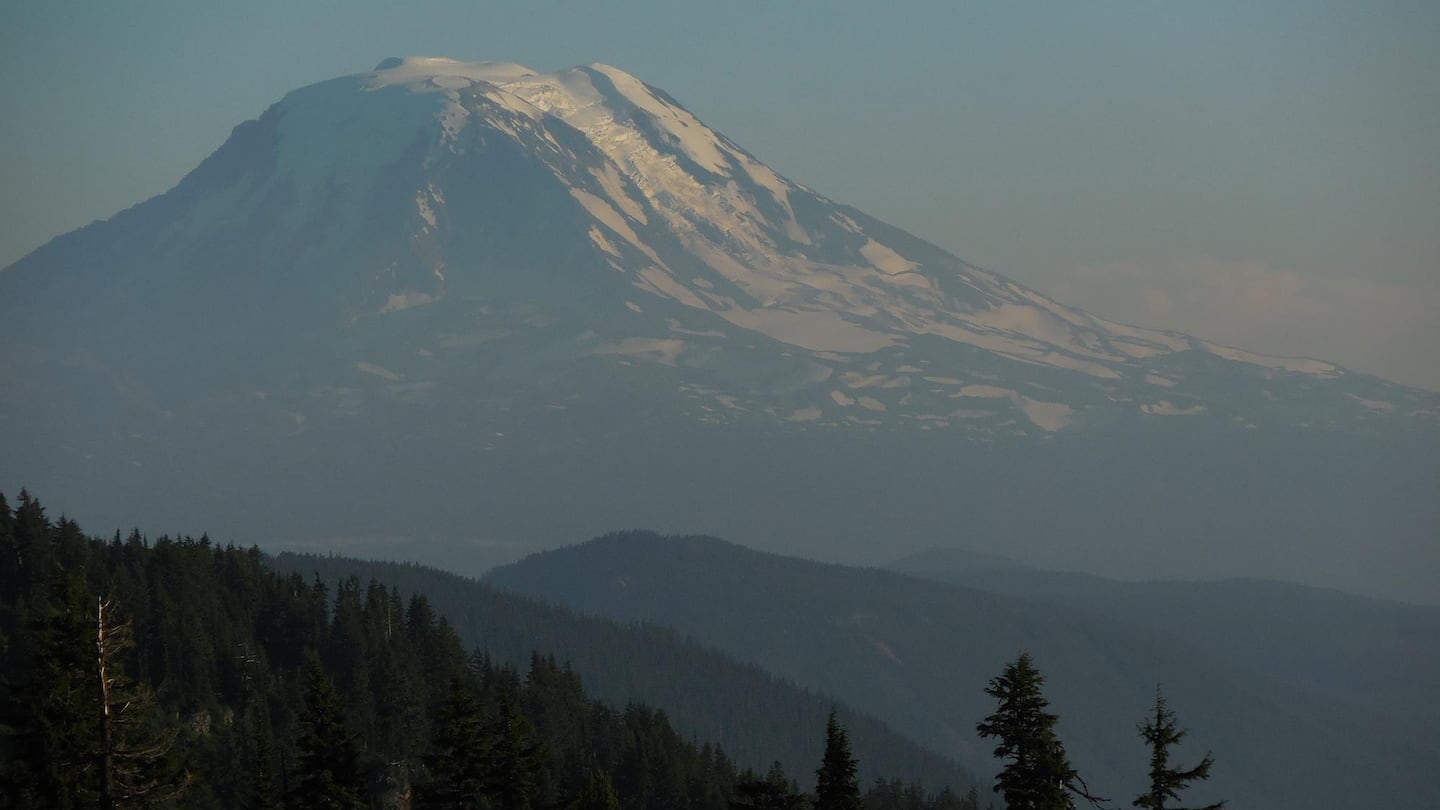 Washington's Mount Adams is seeing unusual earthquake activity - OPB