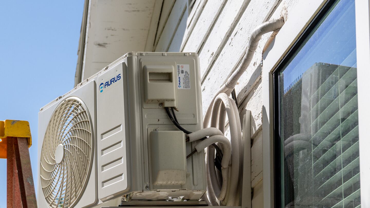 How to Keep Your AC From Freezing in the Summer – MRCOOL