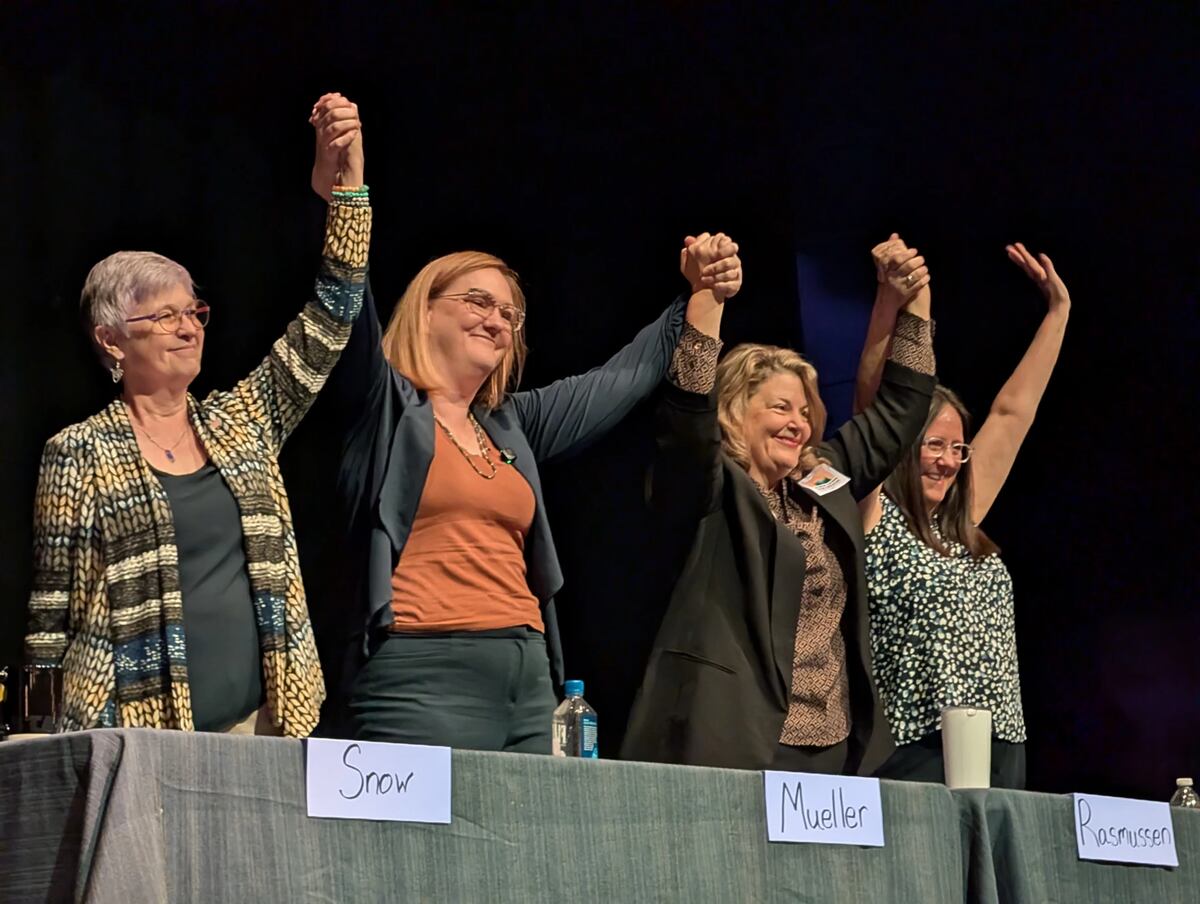 Oregon Democrats hope to ride blue wave to unseat Bentz in
