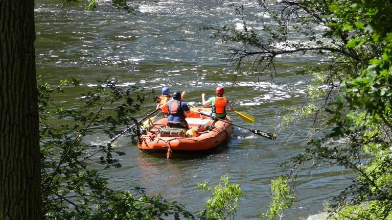 Rafting guides say the Upper Klamath's rapids will run mostly in the spring If PacifiCorp removes the J.C. Boyle and three other dams as part of its agreement with government agencies, irrigators, fishing groups, tribes and others.
