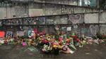 A makeshift memorial stands at the Hollywood MAX station, May 30, 2017, Portland, Oregon.