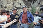 Federal Bureau of Investigation special agent-in-charge Gene Glenn talks to reporters in Naples, Idaho on Aug. 30, 1992.