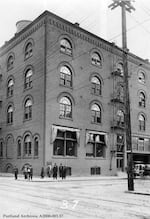 Pacific Coast Biscuit Co. at Northwest 12th and Davis, ca. 1917.