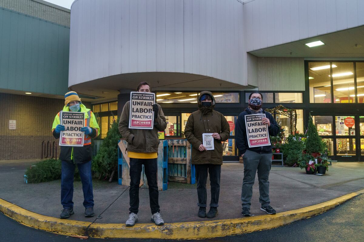 Fred Meyer Warehouse Workers Have Unanimously Voted to Authorize a Strike -  Eater Portland