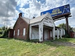 Ryan Routh’s former business headquarters in Greesboro, N.C., was also the scene of one of his most serious crimes. After an officer spotted a machine gun in Routh’s car during a traffic stop, Routh sped away and barricaded himself inside this building with explosives. Hours later, police special teams managed to diffuse the situation. Routh was convicted of a felony for possession of a weapon of mass destruction.