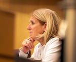 El 20 de agosto de 2025, la Comisionada del Condado de Multnomah, Julia Brimedward.