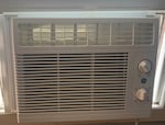 A window air conditioning unit