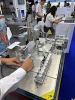 Pneumatic equipment at Zeng Yaoguang's booth at the semiconductor expo.