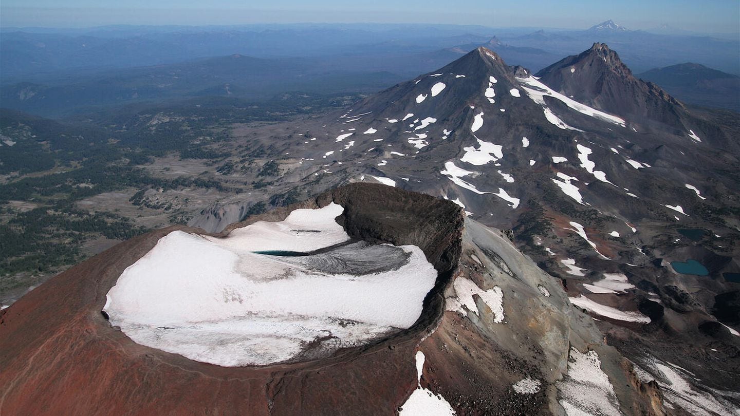 Scientists detect new movement in Three Sisters volcanoes - OPB